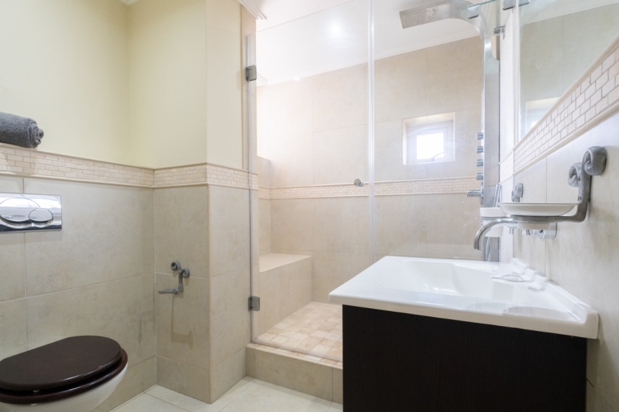 To Let 4 Bedroom Property for Rent in Port St Francis Eastern Cape